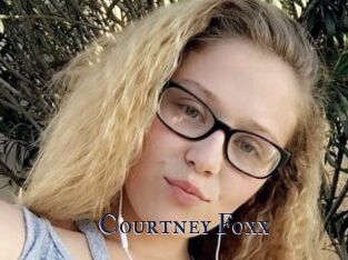 Courtney_Foxx