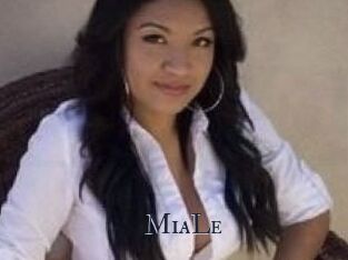 Mia_Le