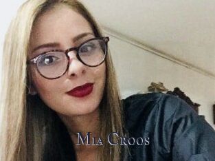 Mia_Croos
