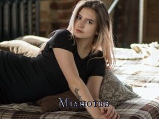 Miahotbb